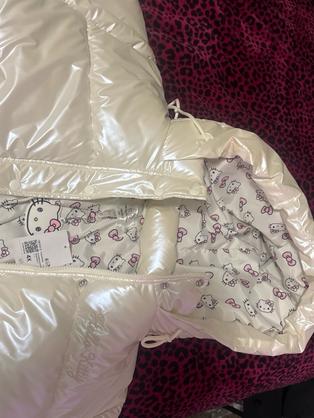 Forever 21 Pearl White Hooded Puffer Jacket with Pink Printed Lining